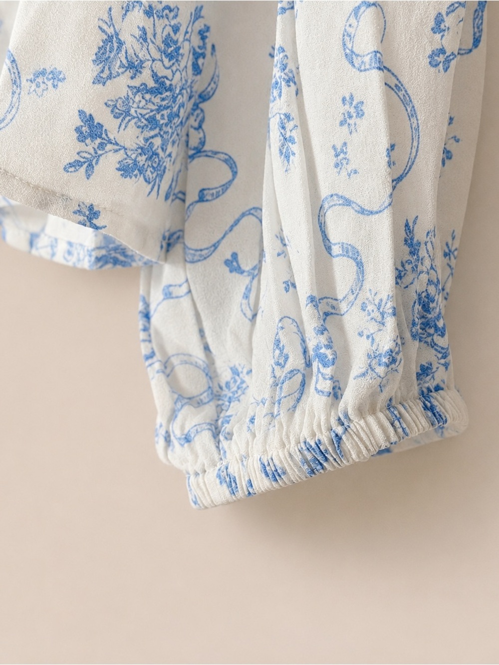 Cupcakes and Cashmere Blue Toile Ribbon Print Crop Blouse Top M NWT - Picture 4 of 8